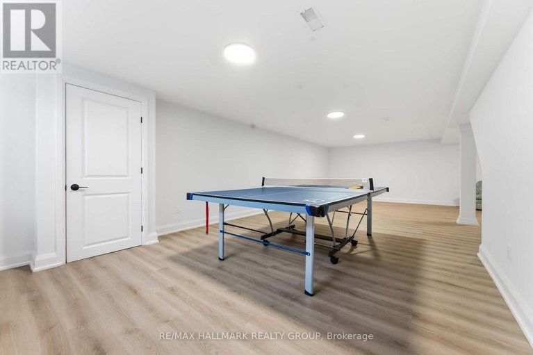 29650101/19-kingsford-crescent/beaverbrook/ottawa/ontario/K2K1T5_25