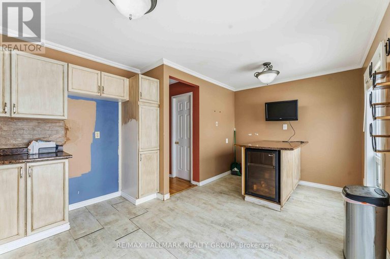 29182264/648-brome-crescent/fallingbrookridgemount/ottawa/ontario/K4A1W2_11