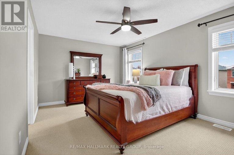 29111123/668-bowercrest-crescent/riverside-southgloucester-glen/ottawa/ontario/K1V2M2_29