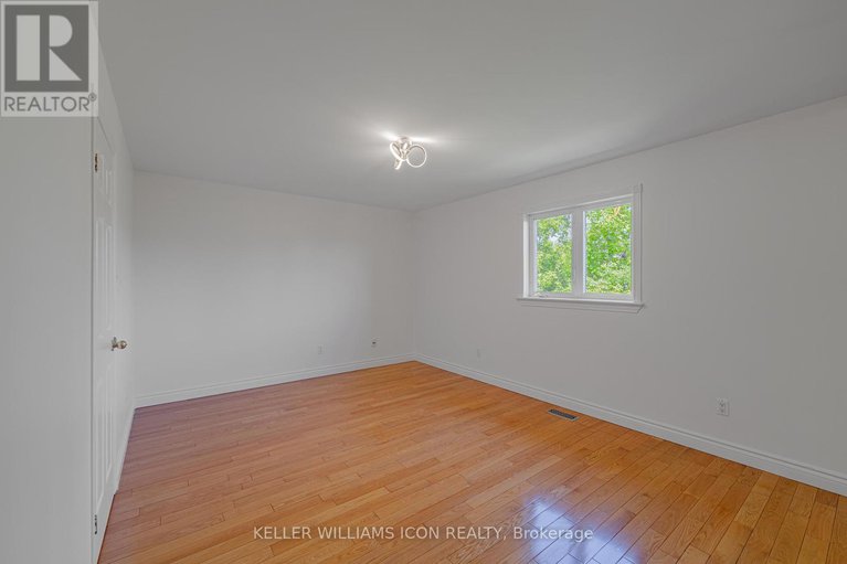 28382446/1309-meadowlands-drive-e/city-viewskylinefisher-heightsparkwood-hills/ottawa/ontario/K2E7B3_26