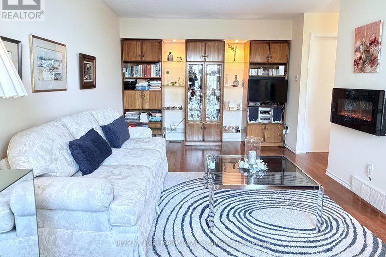 29533054/8-837-eastvale-drive/beaconwood/ottawa/ontario/K1J7T5_4