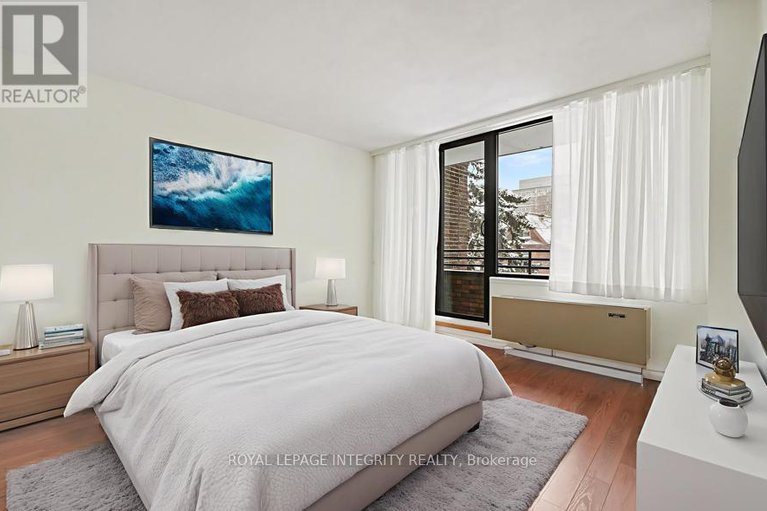 29302409/304-71-somerset-street-w/ottawa-centregolden-triangle/ottawa/ontario/K2P2G2_13