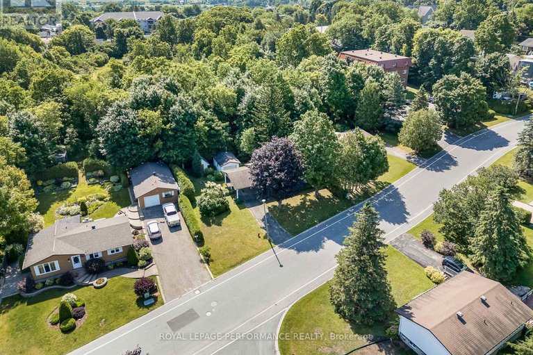 29633490/69-home-avenue/vankleek-hill/champlain/ontario/K0B1R0_30