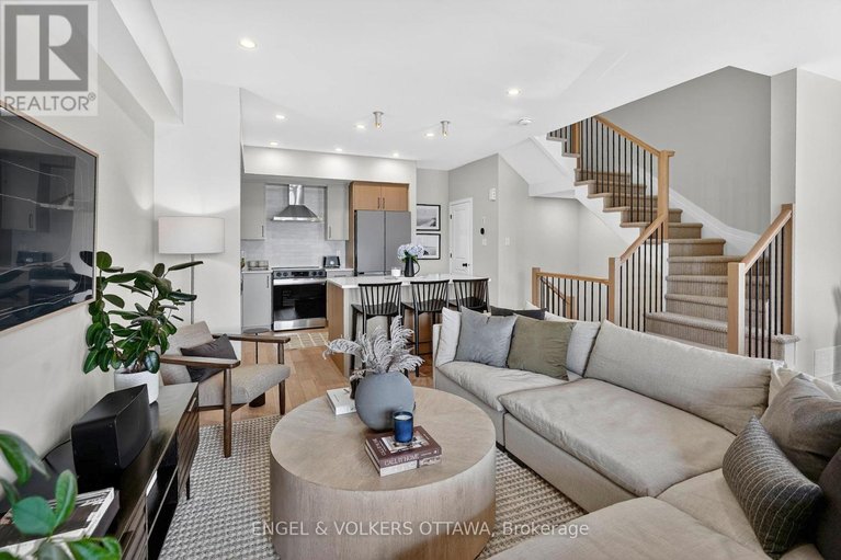 29646069/1764-crux-road/mer-bleuebradley-estatesanderson-park/ottawa/ontario/K1W0W7_19