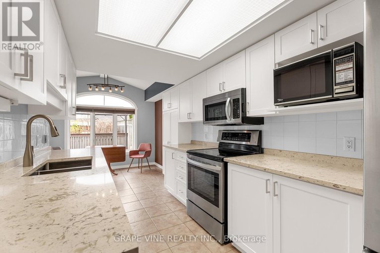 28300194/4316-owl-valley-drive/riverside-southgloucester-glen/ottawa/ontario/K1V1L3_13