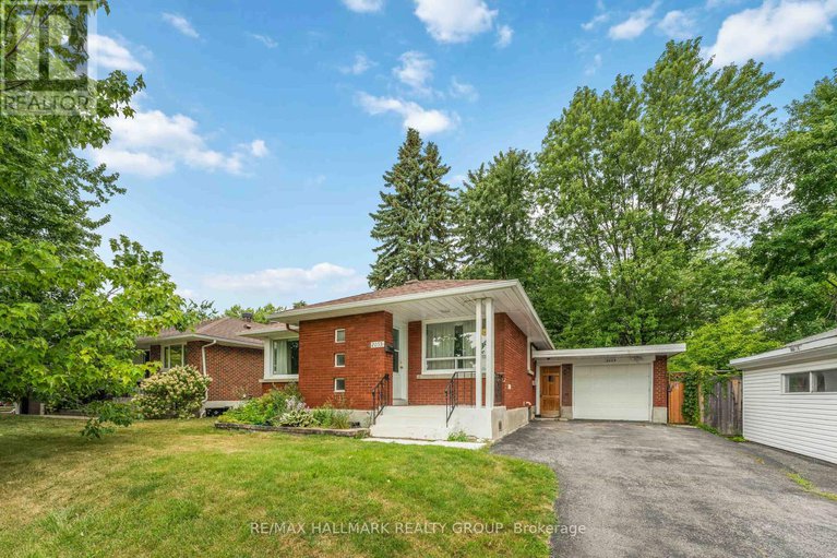 28998329/2055-neepawa-avenue/carlingwood/ottawa/ontario/K2A3L7_1