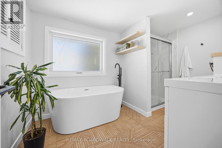 29648101/256-mitcheson-street/almonte/mississippi-mills/ontario/K0A1A0_16