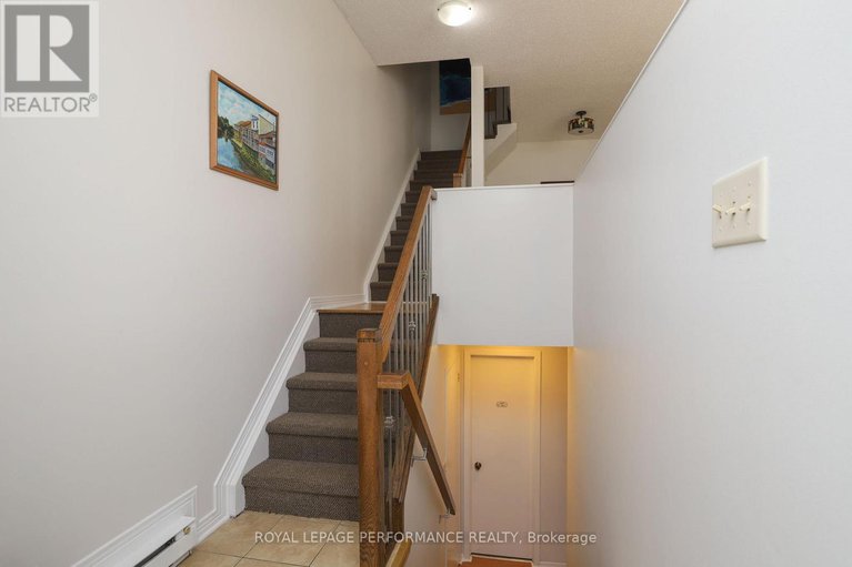 28549561/a-2-lovell-lane/westcliffe-estates/ottawa/ontario/K2H9B6_18