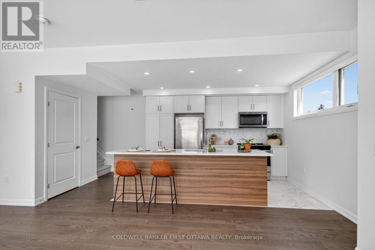 29585557/77-cherry-blossom-private/redwood-park/ottawa/ontario/K2H6Z9_5