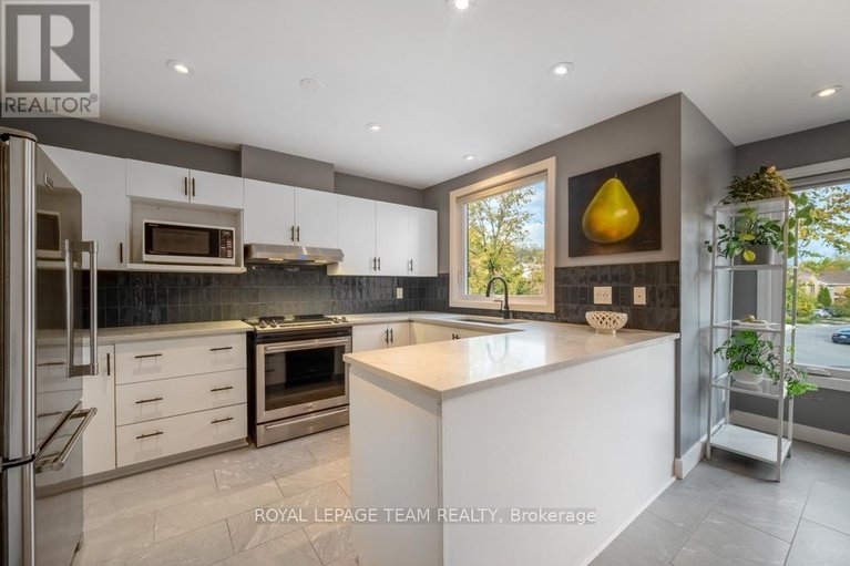 29676551/103-dunbarton-court/cardinal-glen/ottawa/ontario/K1K4L5_11