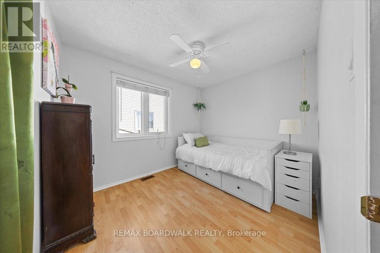 29671423/1837-windflower-way/chapel-hill/ottawa/ontario/K1C5Z8_28