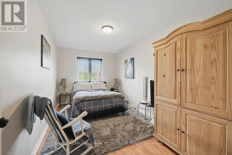28576783/11-great-oak-private/riverview-park/ottawa/ontario/K1G6P7_17