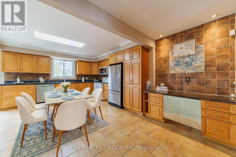 29578391/17-forest-park-avenue/city-viewskylinefisher-heightsparkwood-hills/ottawa/ontario/K2E5A2_12