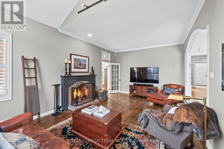 29403241/5557-pettapiece-crescent/manotick-village-manotick-estates/ottawa/ontario/K4M1C5_12