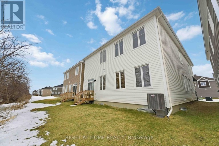 29484591/643-terrier-circle/goulbourn-twp-from-franktown-rdsouth-to-rideau/ottawa/ontario/K0A2Z0_46