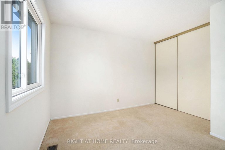 28879318/82-nestow-drive/tanglewood/ottawa/ontario/K2G4L8_18
