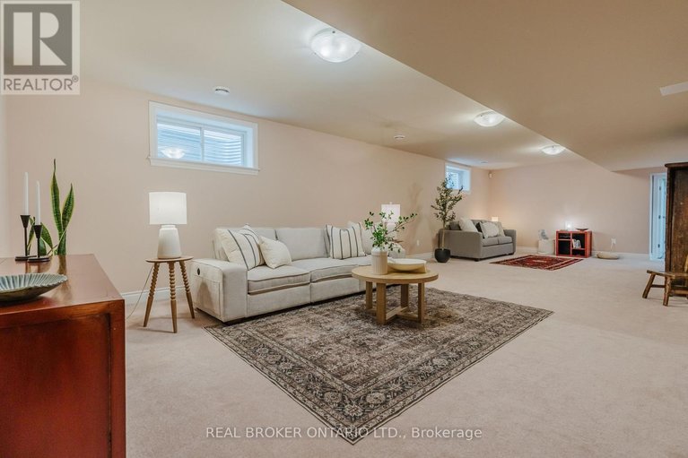 29687993/279-currell-avenue/westborohampton-park/ottawa/ontario/K1Z7J5_34