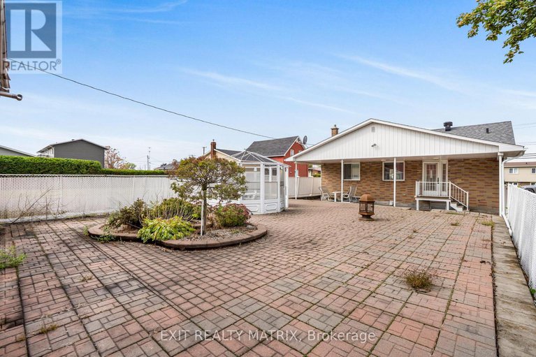 28923797/323-longueuil-street/lorignal/champlain/ontario/K0B1K0_27