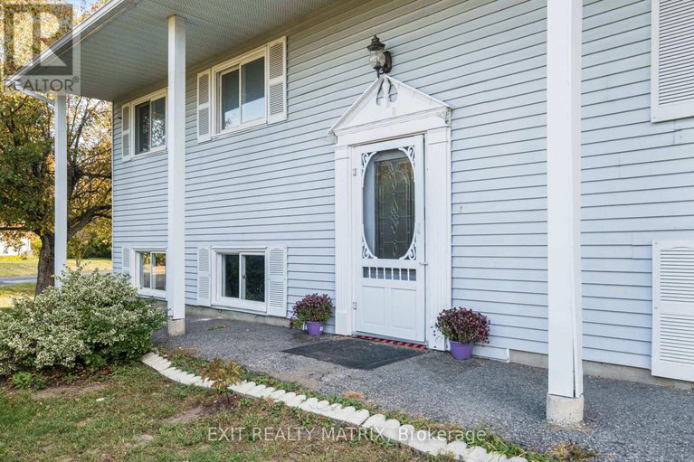 28970575/3333-white-spruce-street/osgoode/ottawa/ontario/K0A2W0_2