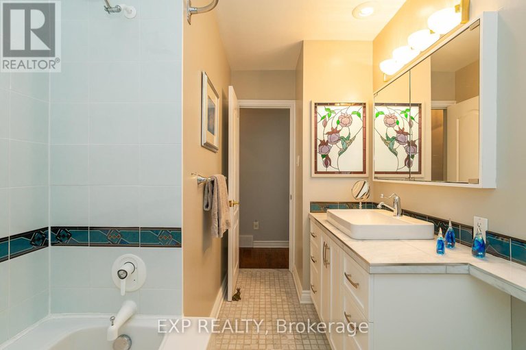 28844874/1828-lorraine-avenue/urbandale-acres/ottawa/ontario/K1H6Z8_20