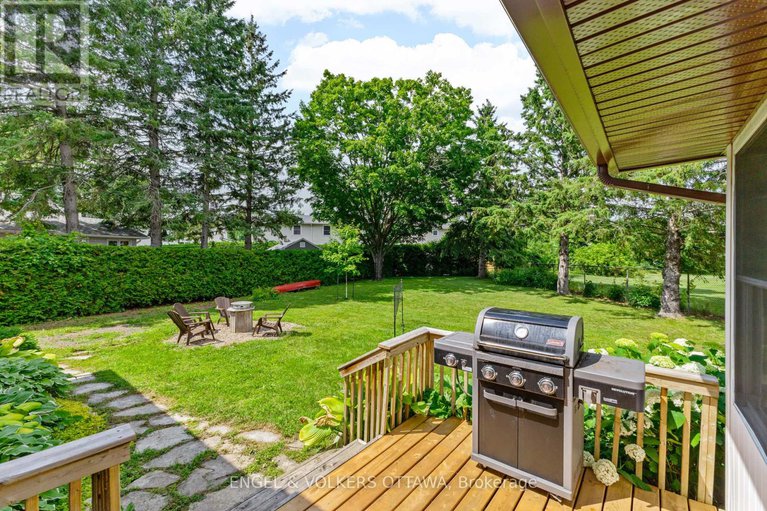 28638772/31-assiniboine-drive/borden-farmstewart-farmcarleton-heightsparkwood-hills/ottawa/ontario/K2E5R8_27