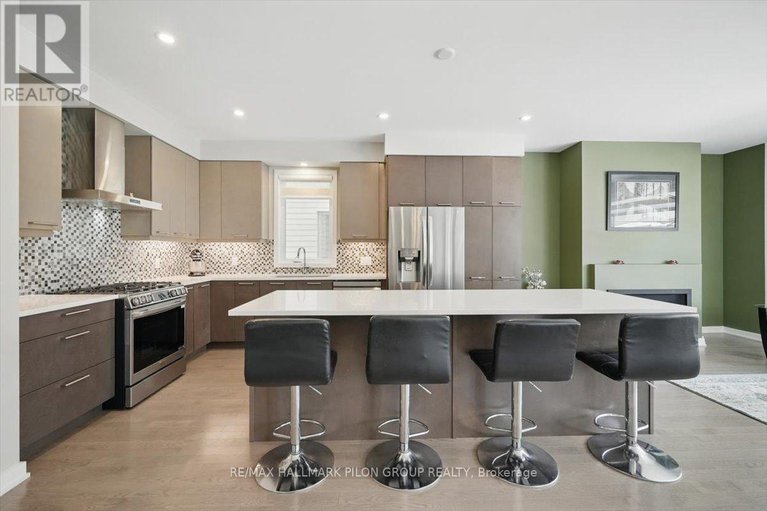 28168192/159-rockmelon-street/riverside-southgloucester-glen/ottawa/ontario/K1X0K6_3
