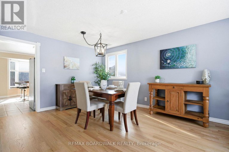 29434005/49-liston-crescent/katimavik/ottawa/ontario/K2L2W3_6