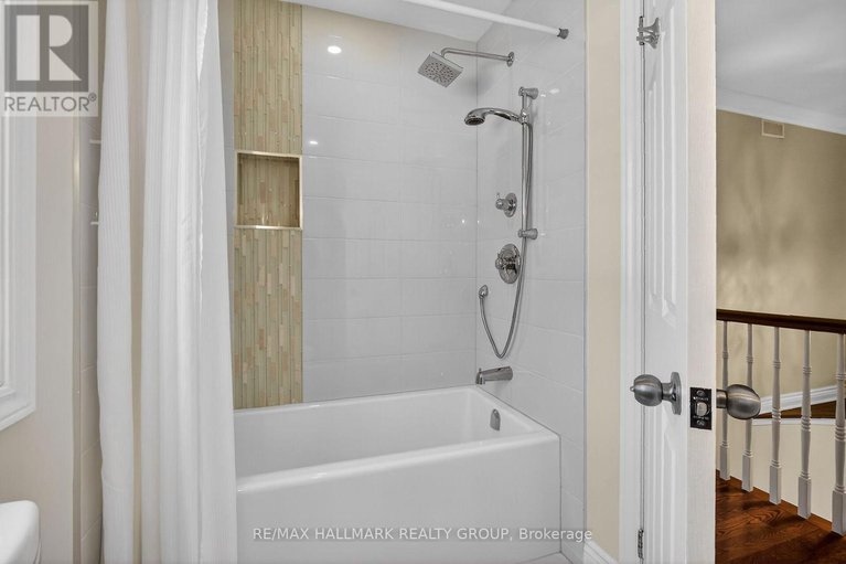 29344609/1372-jules-leger-drive/cumberland-ridge/ottawa/ontario/K4C1E2_32