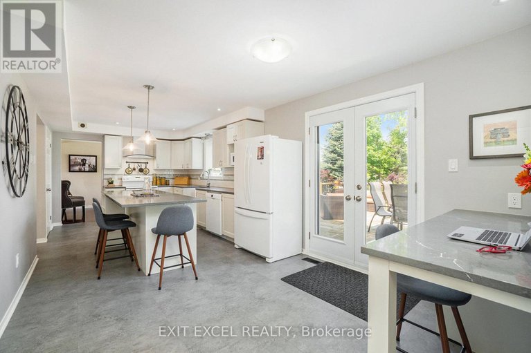 28425414/1551-stanleyfield-crescent/greely/ottawa/ontario/K4P1M7_2