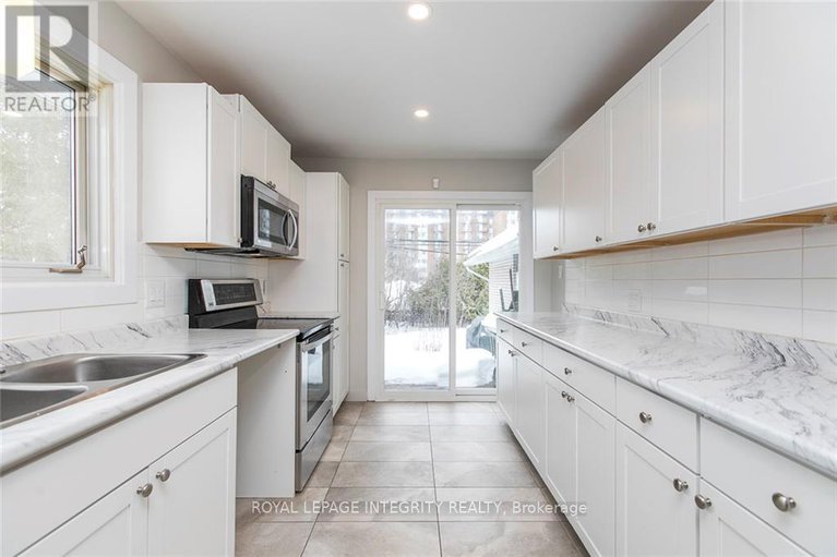 29064005/1152-tawney-road/hawthorne-meadows/ottawa/ontario/K1G1B6_12