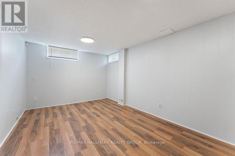 28624778/96-1921-stonehenge-crescent/pineview/ottawa/ontario/K1B4N7_27