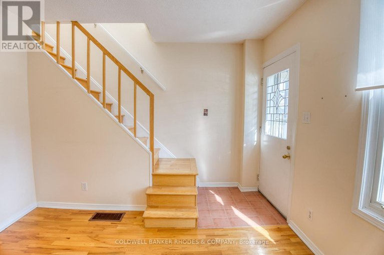 28854767/129-elm-street/west-centre-town/ottawa/ontario/K1R6N4_4