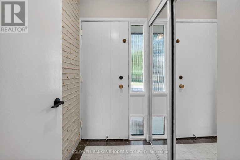 28912444/11-willeth-avenue/city-viewskylinefisher-heightsparkwood-hills/ottawa/ontario/K2E5C2_4