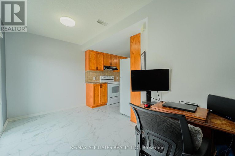 28288908/318-crownridge-drive-n/emerald-meadowstrailwest/ottawa/ontario/K2M3A5_13