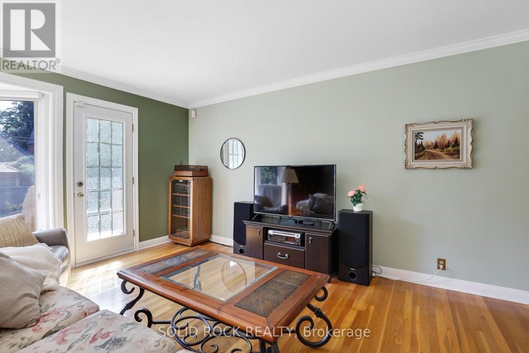 28861581/632-chadburn-avenue/riverview-park/ottawa/ontario/K1G0Y7_12