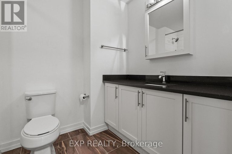 29557757/1006-330-titan-private/borden-farmstewart-farmcarleton-heightsparkwood-hills/ottawa/ontario/K2G1G3_8