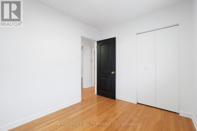 29169954/1753-heron-road/urbandale-acres/ottawa/ontario/K1V6A2_19