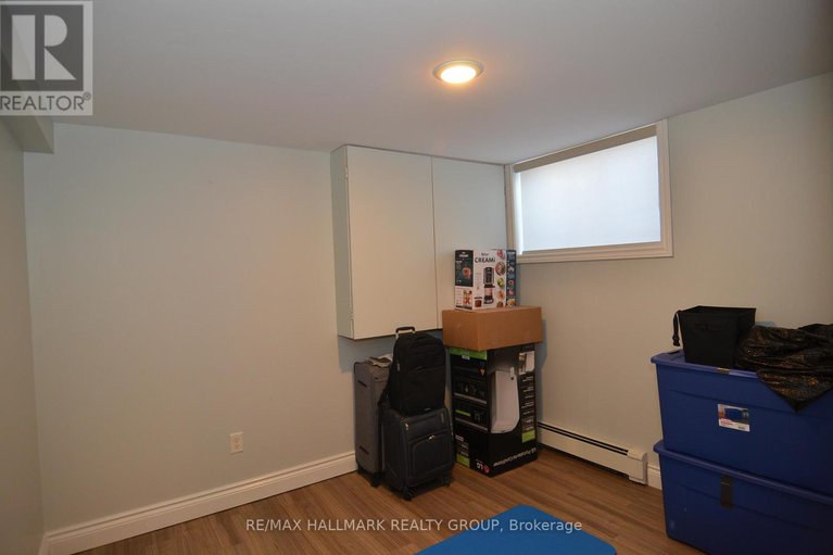 27910607/1926-belcourt-boulevard/chateauneuf/ottawa/ontario/K1C1M5_6