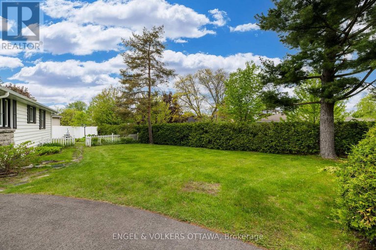 28349600/1960-alta-vista-drive/faircrest-heights/ottawa/ontario/K1H7K8_31
