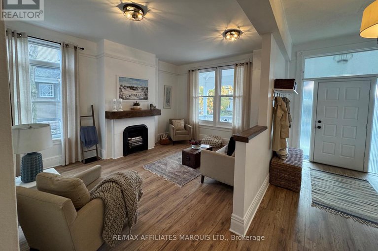 29078821/11-elgin-street-e/alexandria/north-glengarry/ontario/K0C1A0_11