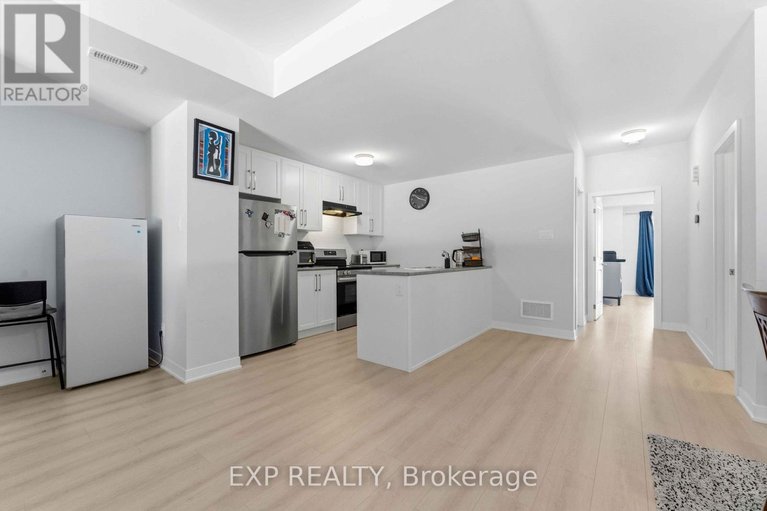 29443713/116-parnian-private/half-moon-bay/ottawa/ontario/K2J4H7_14