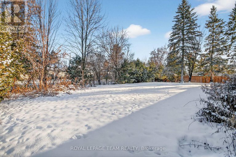 29176701/7-little-road/riverside-southgloucester-glen/ottawa/ontario/K1V1H5_39