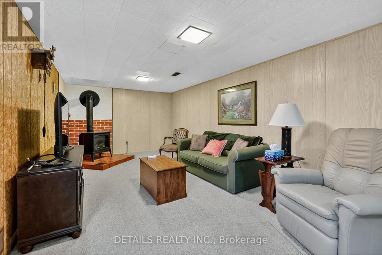 29077248/1031-connaught-avenue/queensway-terrace-north/ottawa/ontario/K2B5N2_32