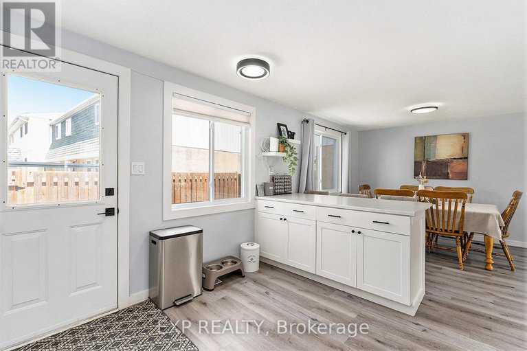 28484496/d-1520-beaverpond-drive/pineview/ottawa/ontario/K1B3R9_14