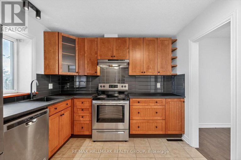 29155788/3921c-old-richmond-road/arbeatha-park/ottawa/ontario/K2H8T9_6