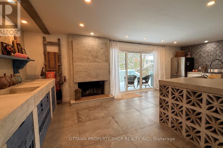 29406769/33-rutherford-crescent/beaverbrook/ottawa/ontario/K2K1N1_14