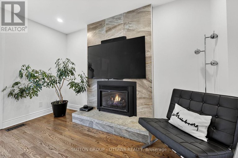 29128256/25-southpark-drive/blackburn-hamlet/ottawa/ontario/K1B3B8_8