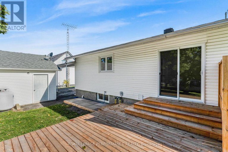 28986126/2140-valley-street/moose-creek/north-stormont/ontario/K0C1W0_27