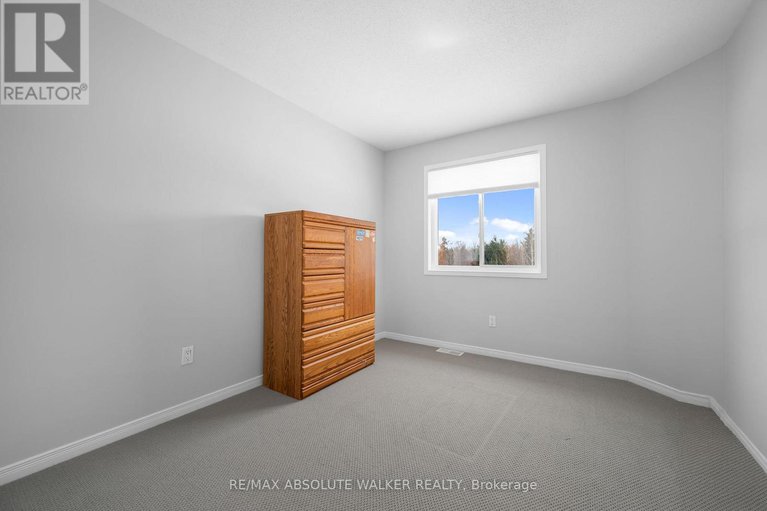 29392519/2351-glandriel-crescent/springridgeeast-village/ottawa/ontario/K4A4S8_37