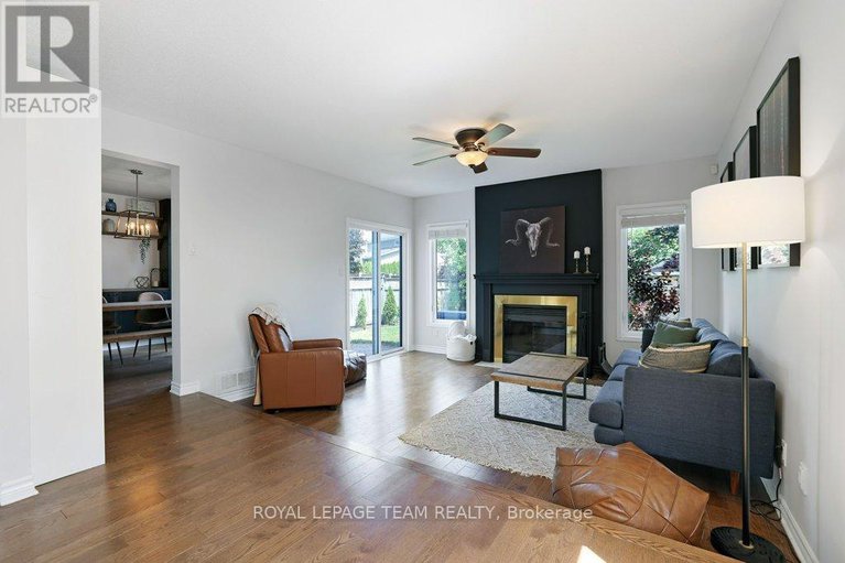 28522929/8-black-rivers-place/bridlewood/ottawa/ontario/K2M2E2_18